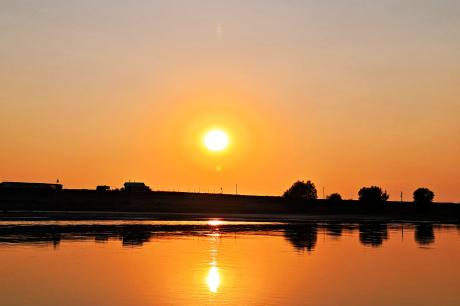 Apus pe Olt la Islaz Apus pe Olt la Islaz