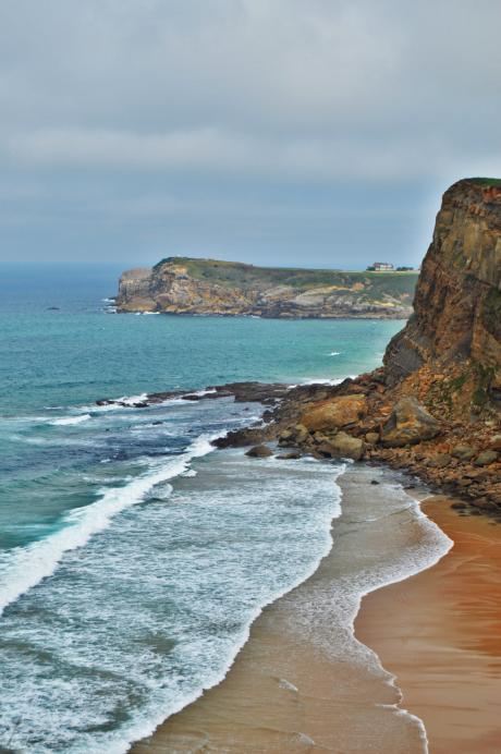 Playa de los Locos (Suances, lângă Santander) Playa de los Locos (Suances, lângă Santander)